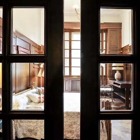 Ur-nest Strada Maggiore Bologna