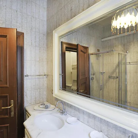 Ur-nest Strada Maggiore Apartment *